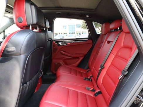 Used 2025 Porsche Macan S AWD/4WD image 36
