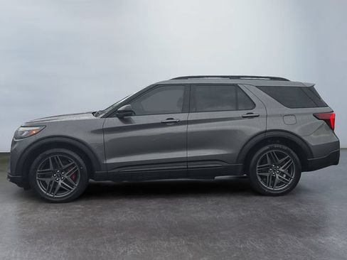 Certified 2025 Ford Explorer ST AWD/4WD image 2