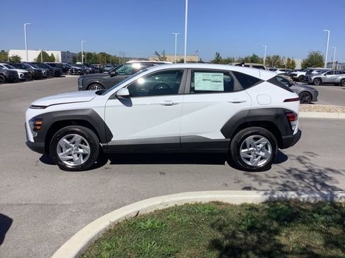 Certified 2026 Hyundai Kona SE image 1