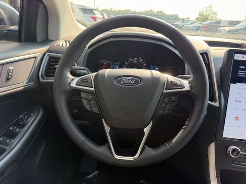 Certified 2024 Ford Edge SEL w/ Convenience Package AWD/4WD image 12