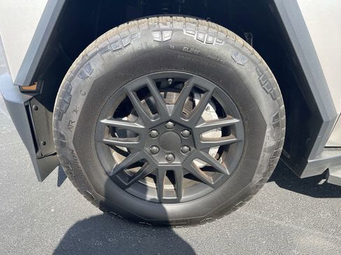 Used 2024 Tesla Cybertruck Cyberbeast AWD/4WD image 10
