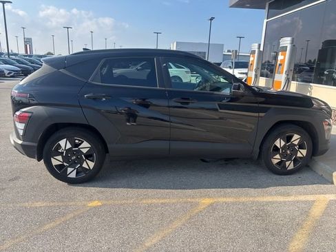 Used 2025 Hyundai Kona SEL FWD image 8