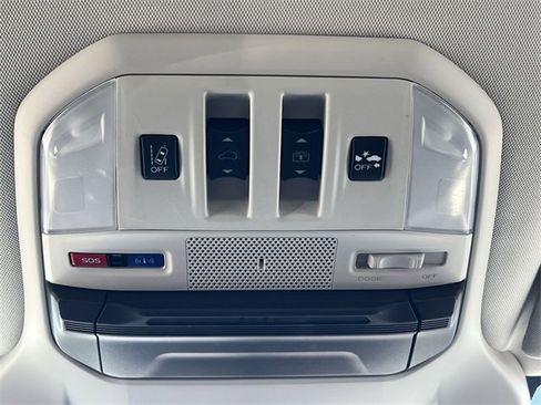 Certified 2022 Subaru Ascent Limited w/ Technology Package image 26