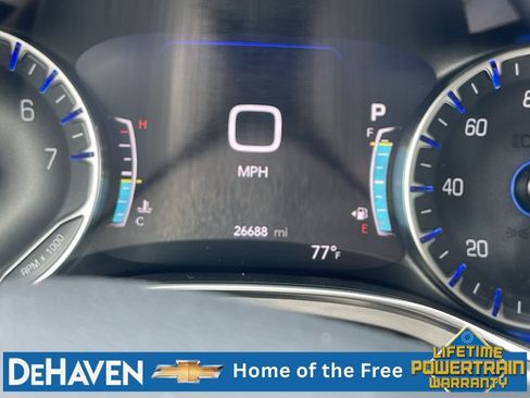 Used 2025 Chrysler Pacifica Limited FWD image 13