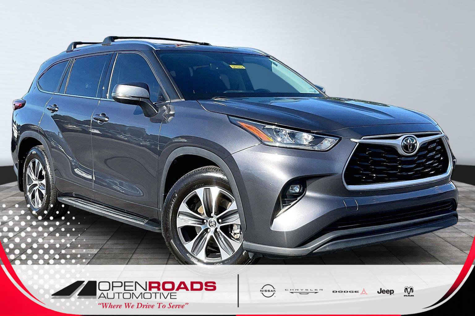 Used 2020 Toyota Highlander XLE AWD/4WD image 1