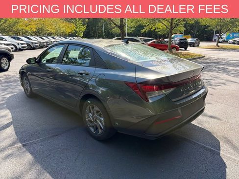 Used 2024 Hyundai Elantra SEL FWD image 4