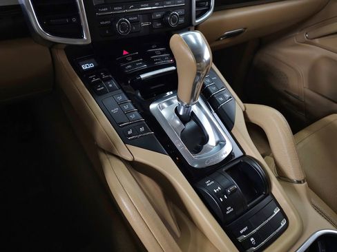 Used 2014 Porsche Cayenne Diesel Platinum Edition AWD/4WD image 26