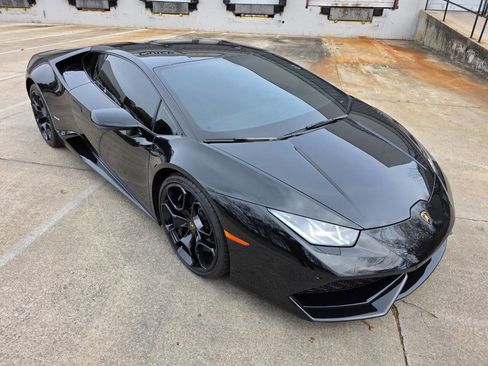 Used 2017 Lamborghini Huracan LP 610-4 Avio image 5