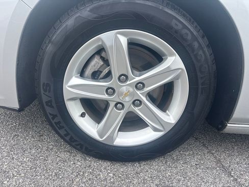 Used 2022 Chevrolet Malibu LT FWD image 30