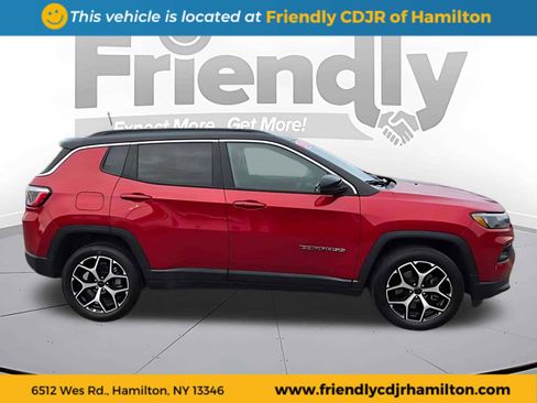 Used 2025 Jeep Compass Limited image 4