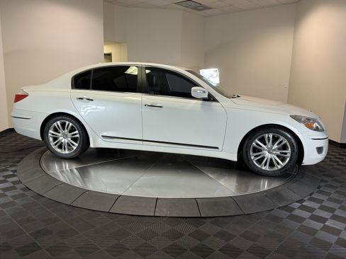 Used 2010 Hyundai Genesis 4.6 w/ Technology Pkg 5 RWD image 8