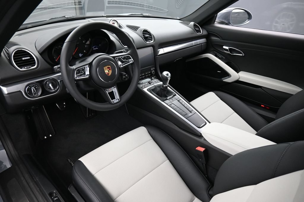 Certified 2024 Porsche 718 Cayman RWD image 4