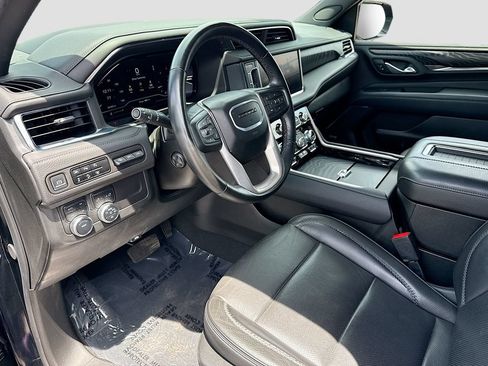 Used 2024 GMC Yukon XL Denali AWD/4WD image 26