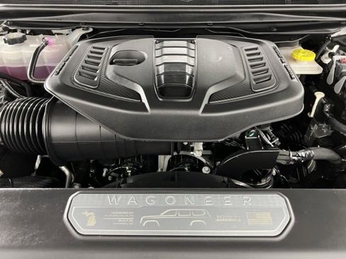 Used 2023 Jeep Wagoneer L Series III w/ Preferred Equipment Group image 38