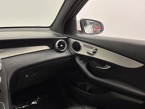 Used 2020 Mercedes-Benz GLC 300 image 27