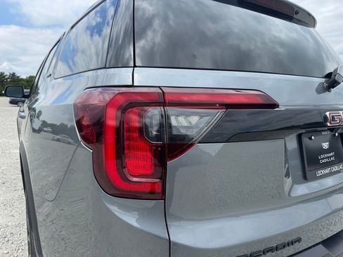 Used 2021 GMC Acadia SLE w/ Elevation Edition FWD image 12