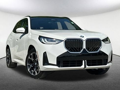 Used 2025 BMW X3 xDrive30i AWD/4WD image 2