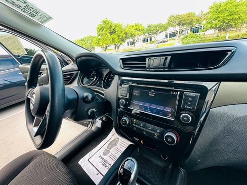 Used 2019 Nissan Rogue Sport S image 27