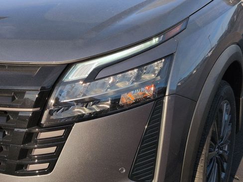 New 2026 Nissan Pathfinder SL w/ SL Premium Package image 8