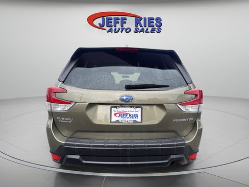 Used 2023 Subaru Forester Premium AWD/4WD image 6