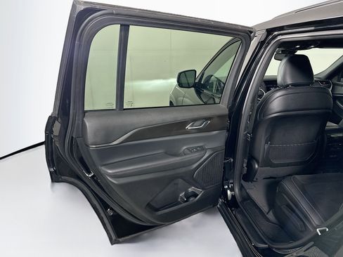 Used 2023 Jeep Grand Cherokee L Laredo AWD/4WD image 26