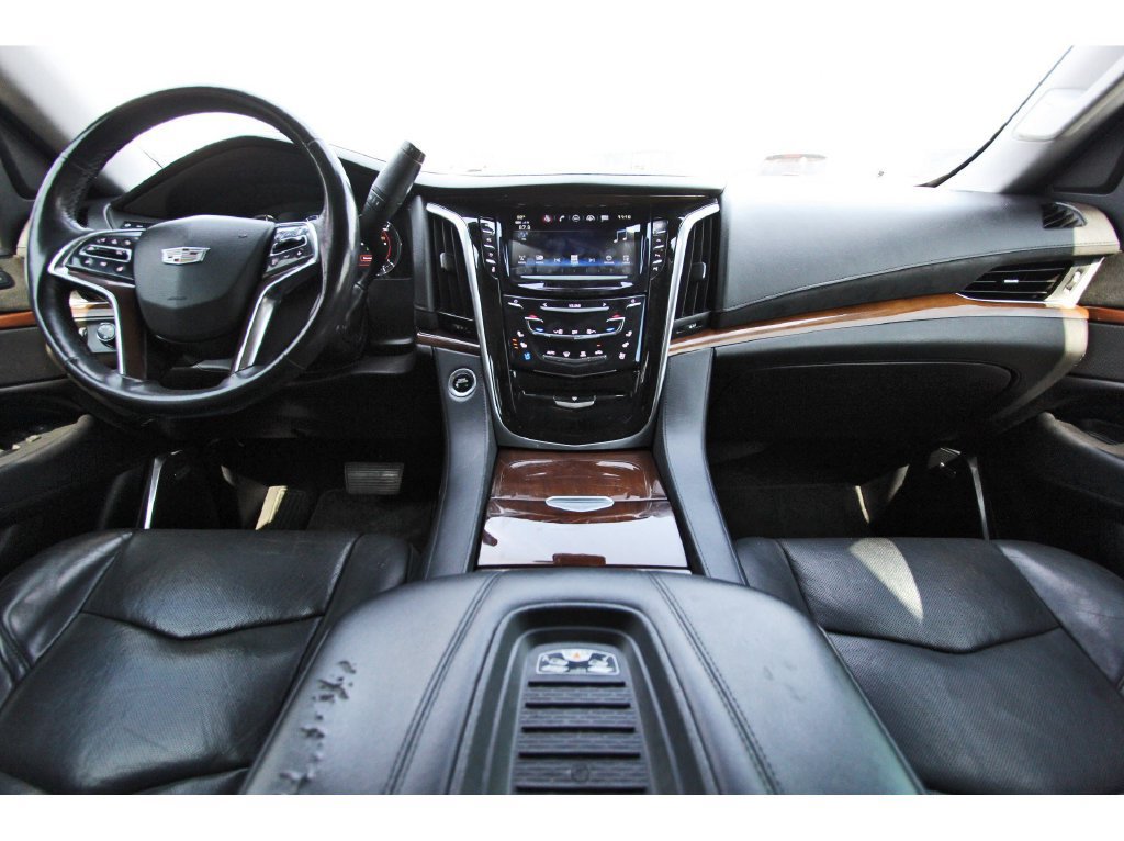 Used 2020 Cadillac Escalade Premium Luxury w/ LPO, Radiant Package AWD/4WD image 9