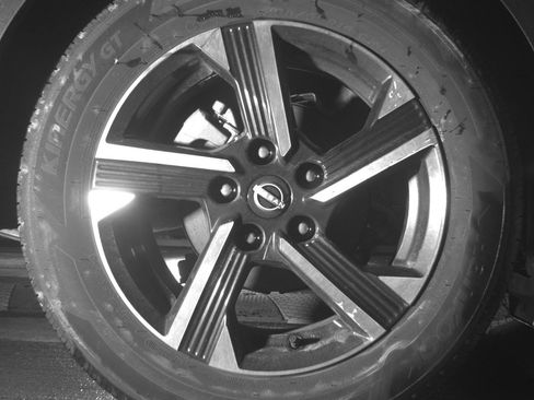Used 2025 Nissan Sentra SV FWD image 15