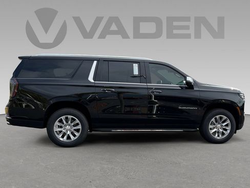 New 2025 Chevrolet Suburban Premier image 7