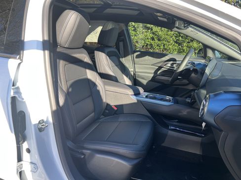 New 2026 Chevrolet Equinox EV LT image 34