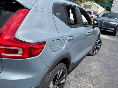 Used 2023 Volvo XC40 B5 Plus w/ Climate Package AWD/4WD image 2