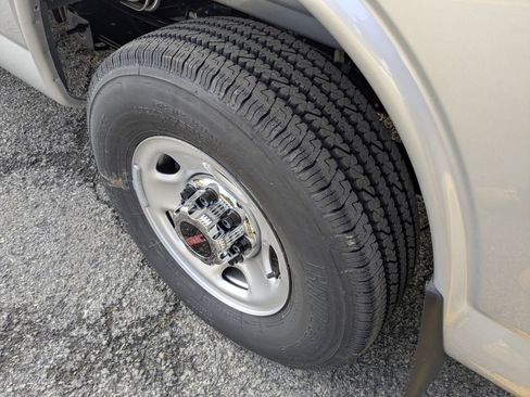 New 2025 GMC Savana 3500 LT w/ LT Preferred Equipment Group image 37