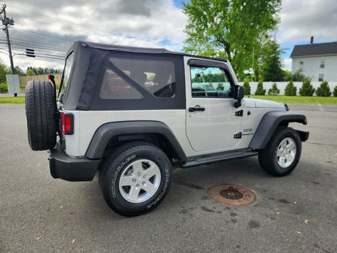 Used 2010 Jeep Wrangler Sport AWD/4WD image 16