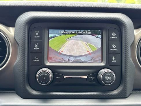 Used 2018 Jeep Wrangler Unlimited Sport AWD/4WD image 20