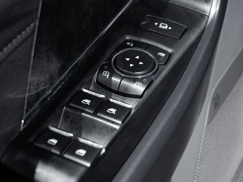 Used 2023 Ford F250 XLT w/ XLT Premium Package image 16