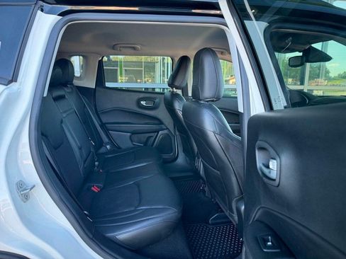 Used 2018 Jeep Compass Latitude w/ Popular Equipment Group AWD/4WD image 15