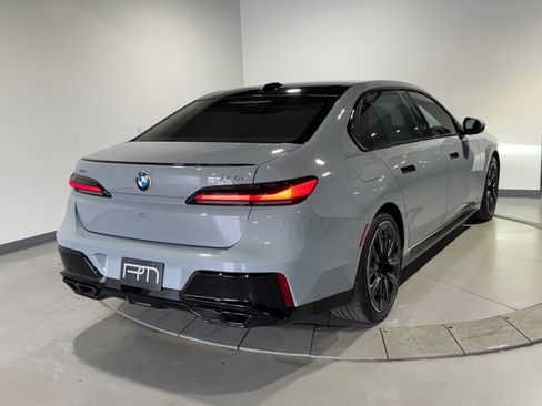 Used 2023 BMW 760i xDrive AWD/4WD image 16