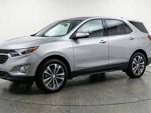 Used 2025 Chevrolet Equinox LT image 3