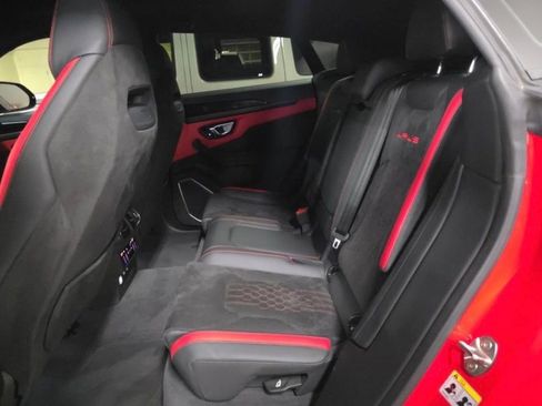 Used 2023 Lamborghini Urus S image 3