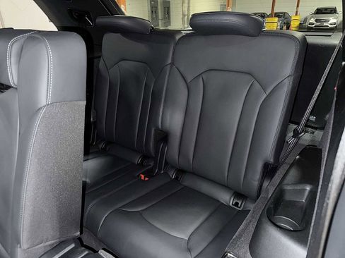 Used 2025 Audi Q7 3.0T Prestige w/ Prestige Package image 18