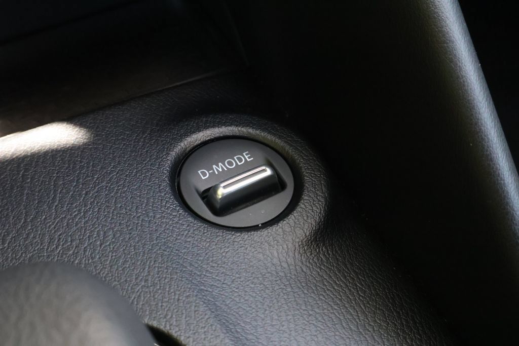 Used 2023 Nissan Z w/ Floor Mat Package (L93) RWD image 34