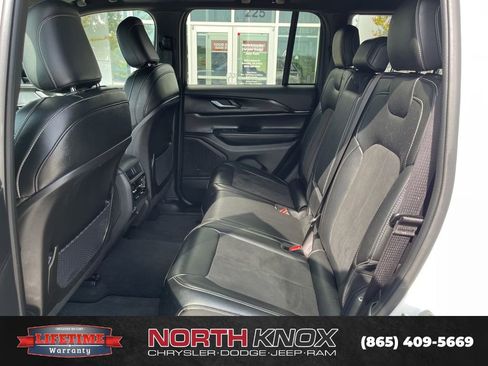 Used 2024 Jeep Grand Cherokee Altitude AWD/4WD image 14