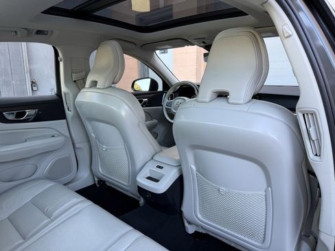 Used 2022 Volvo S60 B5 Momentum w/ Premium Package image 20