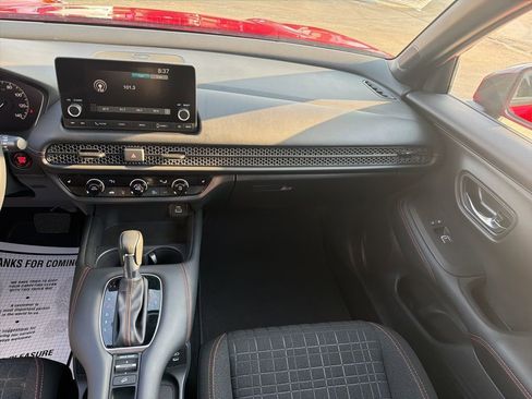 Used 2025 Honda HR-V Sport image 6