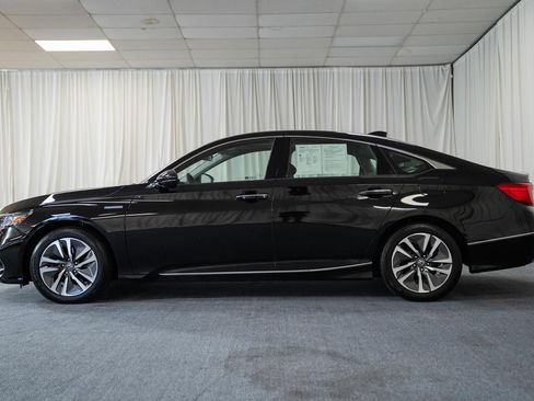 Used 2019 Honda Accord Touring image 4