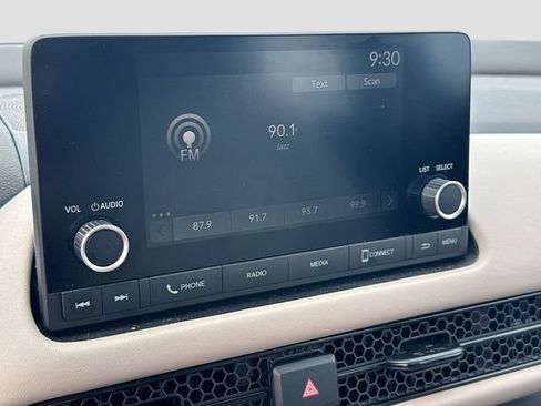 Used 2024 Honda HR-V LX image 14