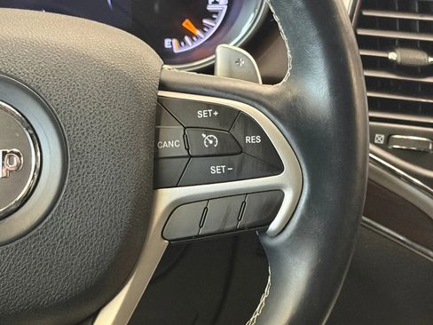 Used 2016 Jeep Grand Cherokee Overland AWD/4WD image 31