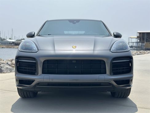Used 2022 Porsche Cayenne GTS image 12