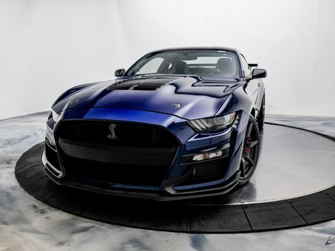 Used 2020 Ford Mustang Shelby GT500 w/ Carbon Fiber Track Pack image 3