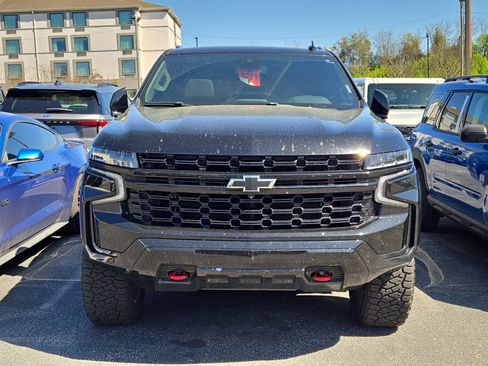 Used 2023 Chevrolet Tahoe Z71 w/ Luxury Package image 2