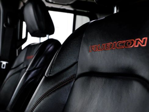 Used 2018 Jeep Wrangler Unlimited Rubicon w/ LED Lighting Group image 37